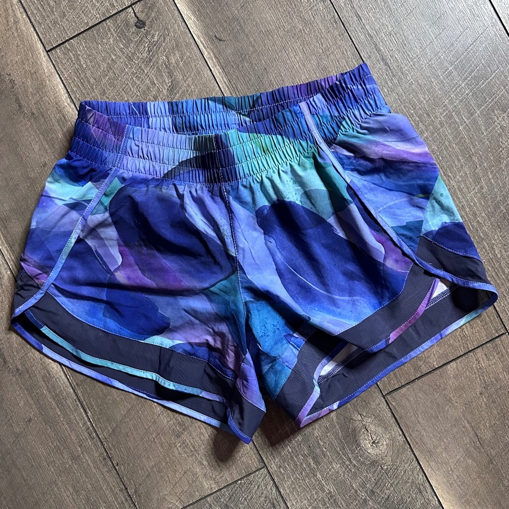 Athleta Printed Race Runner Shorts
